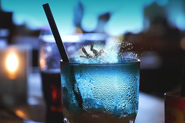 Где я должен узнать о питьевых соломенных машинах?